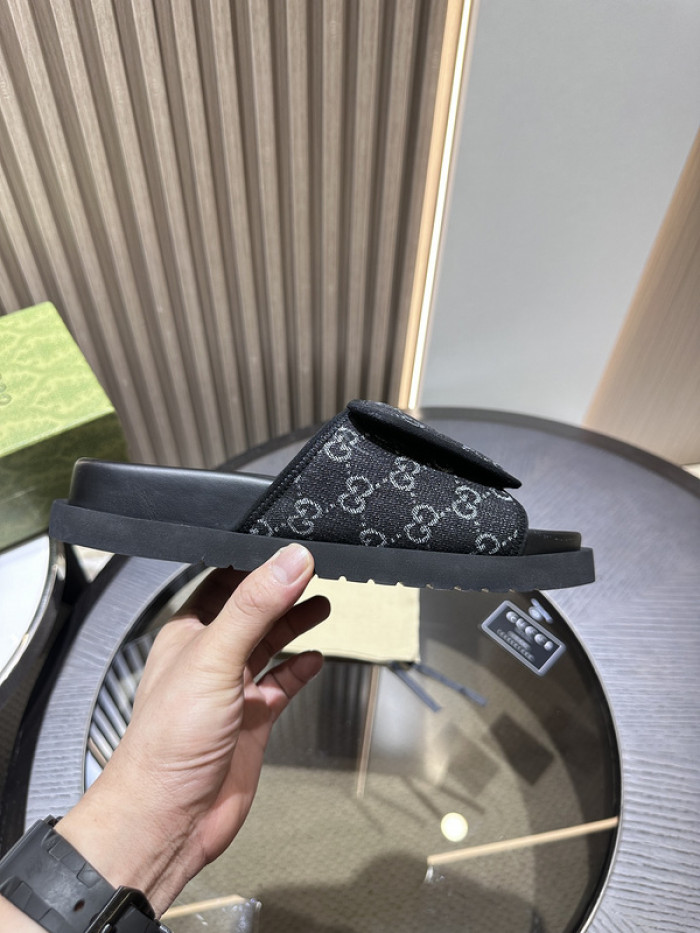 GUCC SLIPPERS