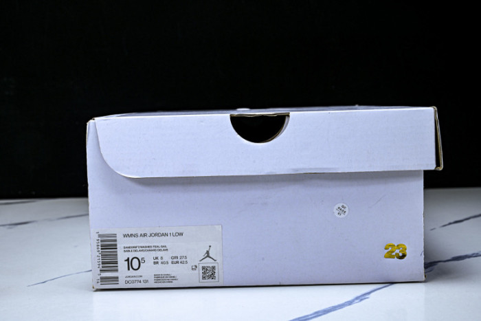 Air Jordan 1 Low  DC0774-131
