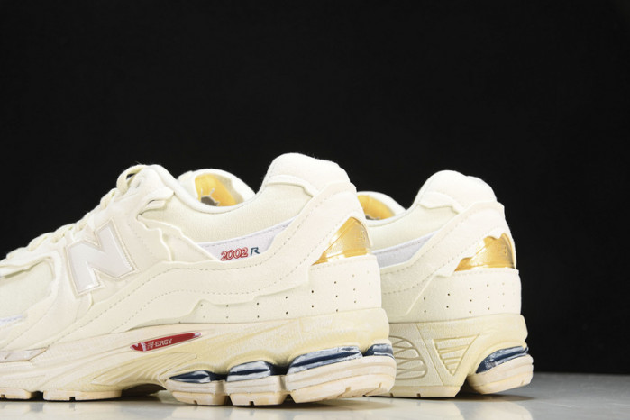 New Balance ‘Refined Future ’ M2002RDC
