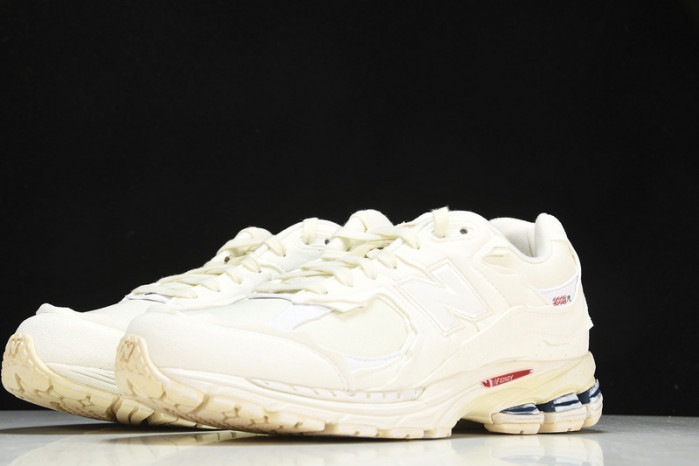 New Balance ‘Refined Future ’ M2002RDC