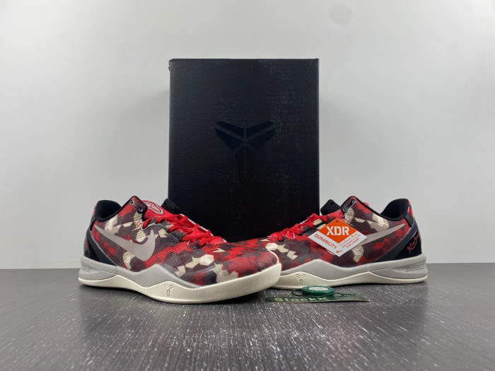 Kobe 8 System "Milk Snake"  555035-601