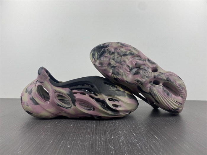 Yeezy Foam RNNR “MX CARDON" G9562