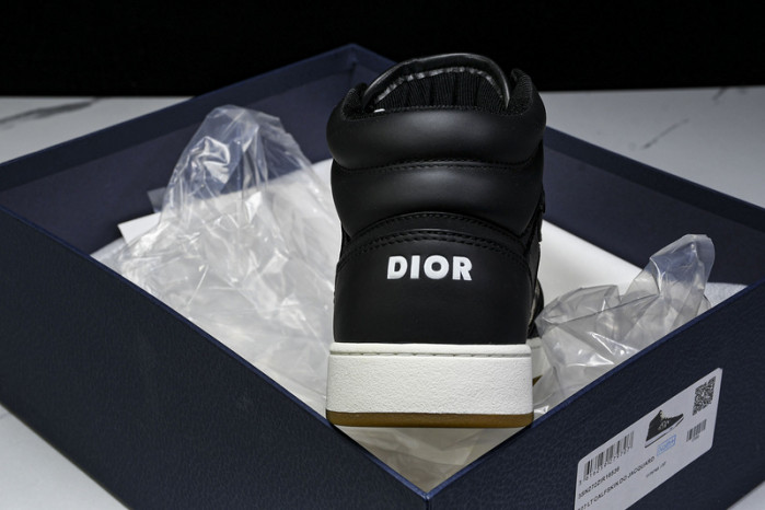 D10R B27 High Top Sneaker 10803