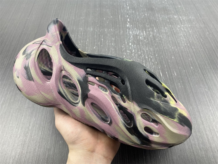 Yeezy Foam RNNR “MX CARDON" G9562