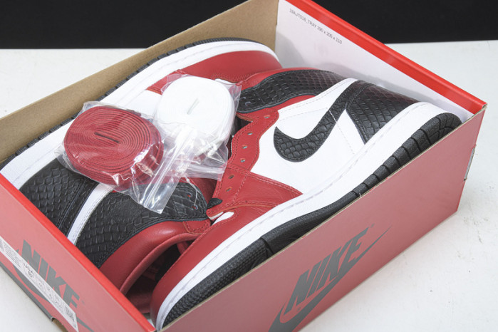 Air Jordan 1 Retro High Satin Snake Chicago CD0461-601