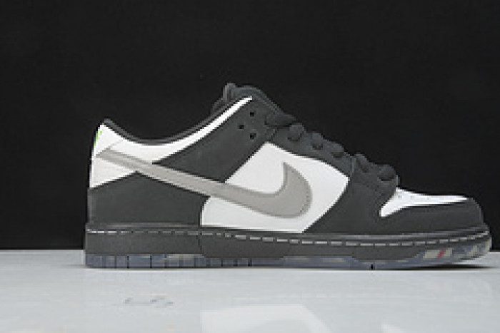 Nike SB Dunk Low Staple Panda Pigeon BV1310-013