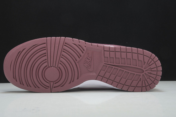 Nike Dunk Low Bordeaux (W) DD1503-108