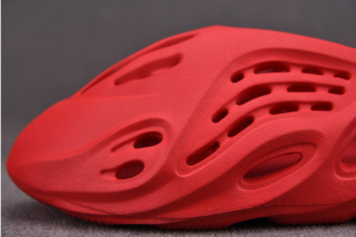 Adidas Yeezy Foam Runner Red CW3355