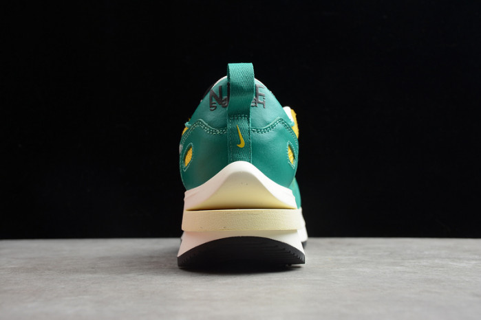 NIKE SACAI NIKE PEGASUS VAPORFLY SP BV0073-103