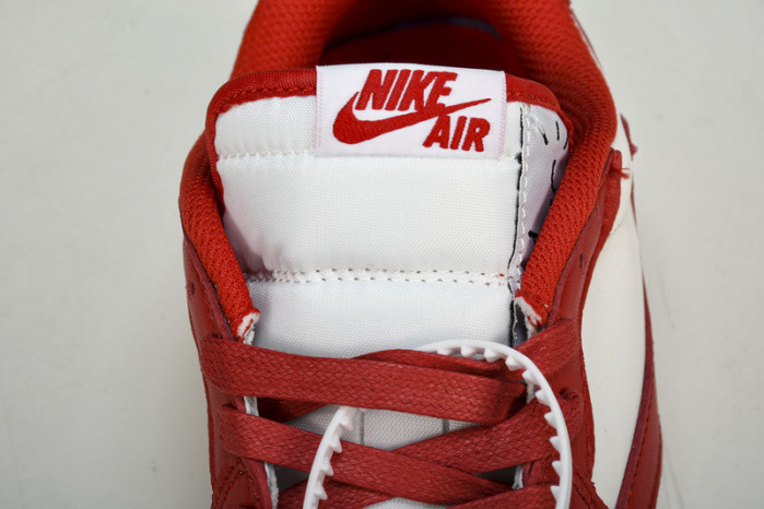 Travis Scott x Air Jordan 1 Low OG  DM7890-103