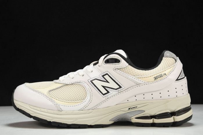 New Balance yeeshoes  ML2002RQ