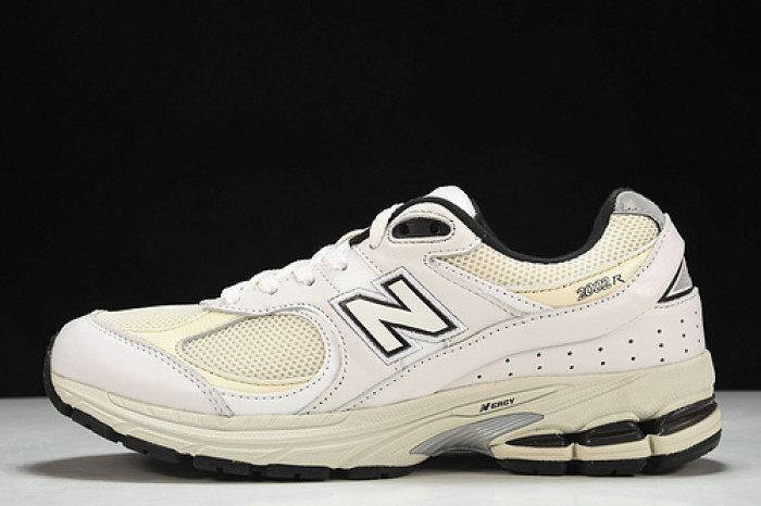 New Balance yeeshoes  ML2002RQ