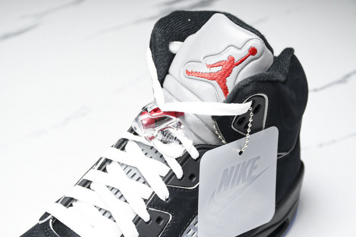 Air Jordan 5 “Black Metallic Reimagined”  HF3975-001