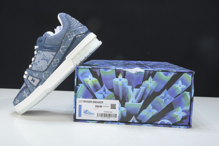 LV SNEAKER LOW YEE-010