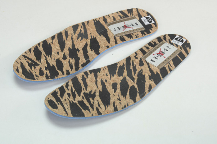 AIR JORDAN 1 Low " Carnivore "  DN3400-001