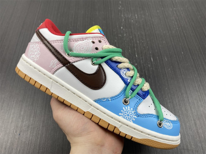 NIKE DUNK LOW SE ‘’ FREE.99