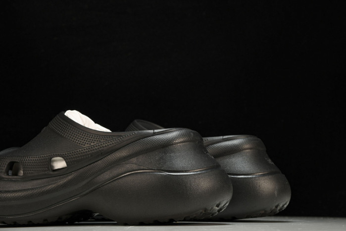 BLCG POOL CROCS  SLIDES W1S8E-1000