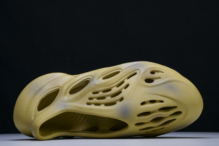 Yeezy Foam Runner  “Desert Sand” GV6843