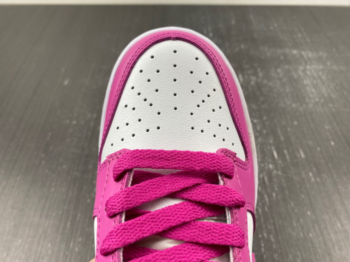 NIKE SB DUNK Low GS “Active Fuchsia  FJ0704-100