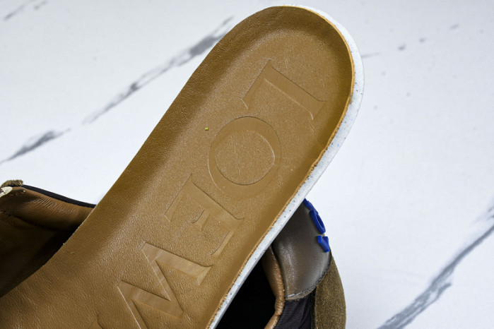 L*0ewe Ballet Runner  LW-FOR04