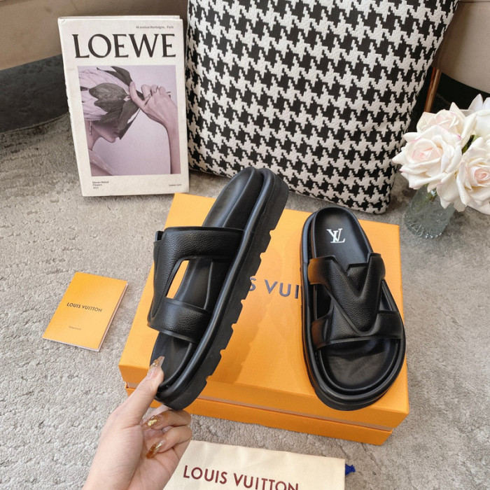 LV SLIPPERS