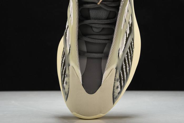 ADIDAS YEEZY 700 V3  Fade ID1674