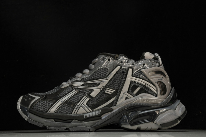 BLCG RUNNER  677403 W3RBR 151547