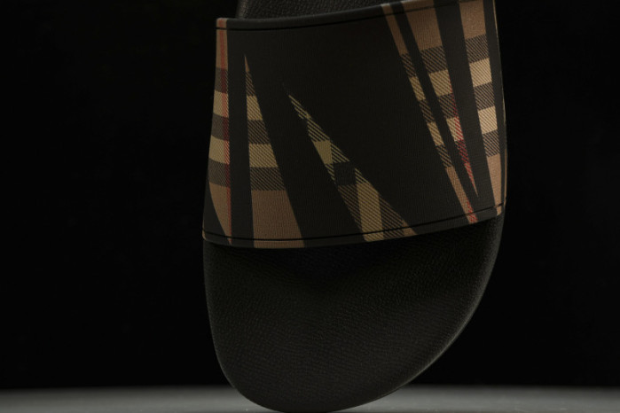 BURBERRY Slide