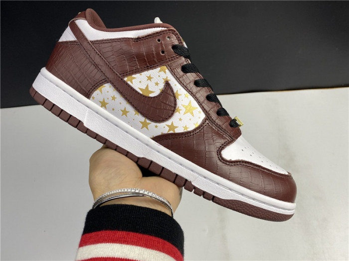 Nike SB Dunk Low Supreme Stars Barkroot Brown (2021)  DH3228-103