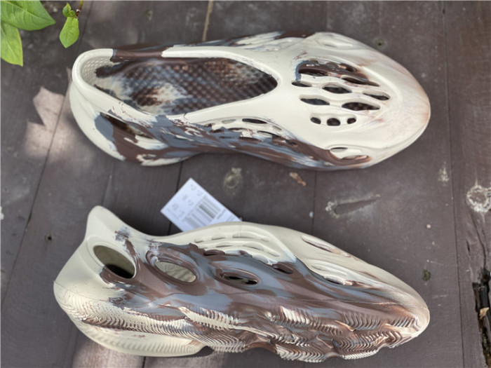 Adidas Yeezy Foam RNNR MXT Moon