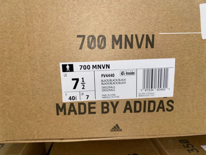 ADIDAS YEEZY BOOST 700 MNVN TRIPLE BLACK - FV4440