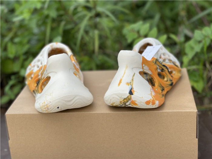 Adidas Yeezy Foam RNNR MXT Moon