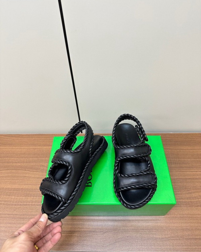 B0TTEGA VENETA  SLIDES