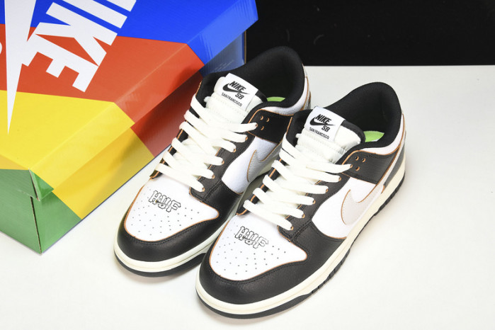 HUF x Nike SB Dunk Low “NYC”   FD8775-001